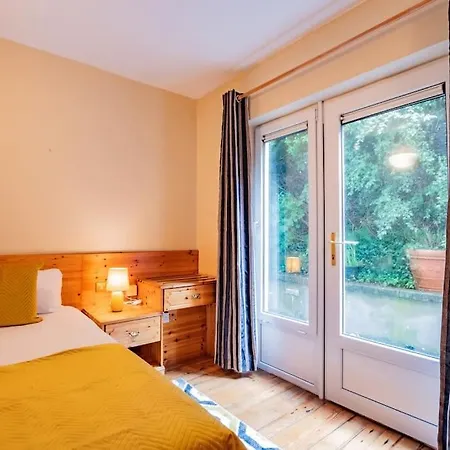228 - Cozy Two Bed