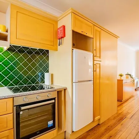 228 - Cozy Two Bed Апартаменты