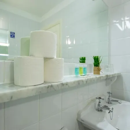 228 - Cozy Two Bed Апартаменты Вэстпорт