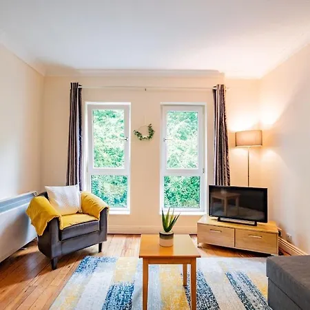 228 - Cozy Two Bed Апартаменты